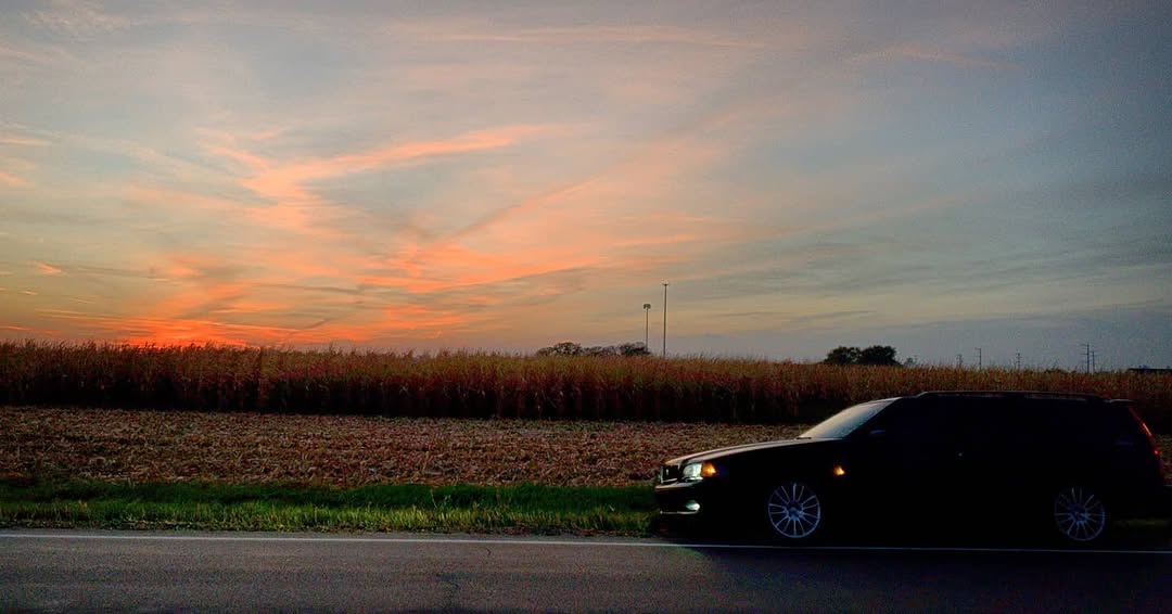 Volvo V70 — Sunset